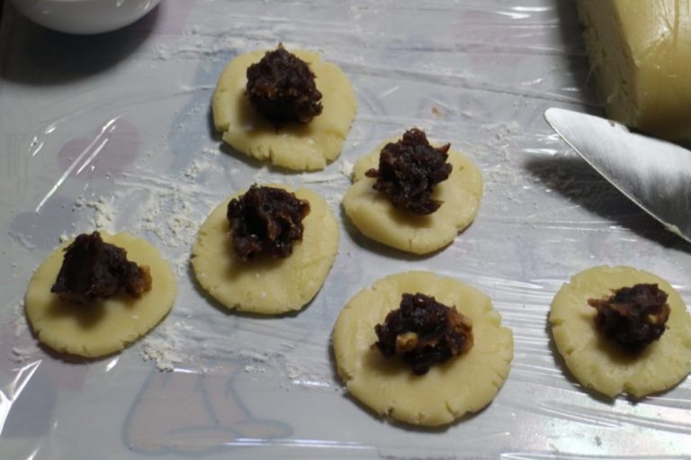 月餅_まずい_カロリー_レシピ_餡乗せる