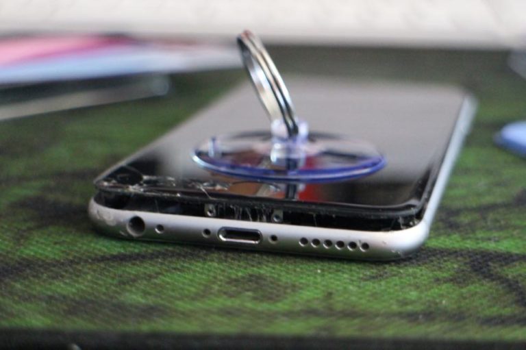 iPhoneの画面割れ修理を自分で行う手順-08