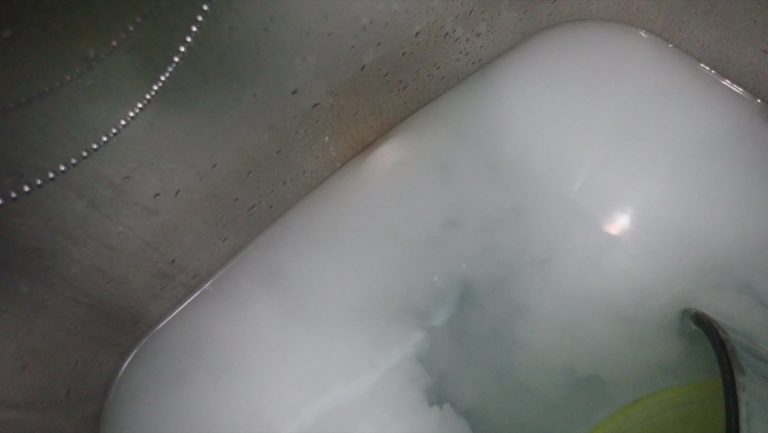 風呂掃除は過炭酸ナトリウムを使うと風呂釜が除菌出来るし綺麗 風呂掃除は過炭酸ナトリウムを使うと風呂釜が除菌出来るし綺麗