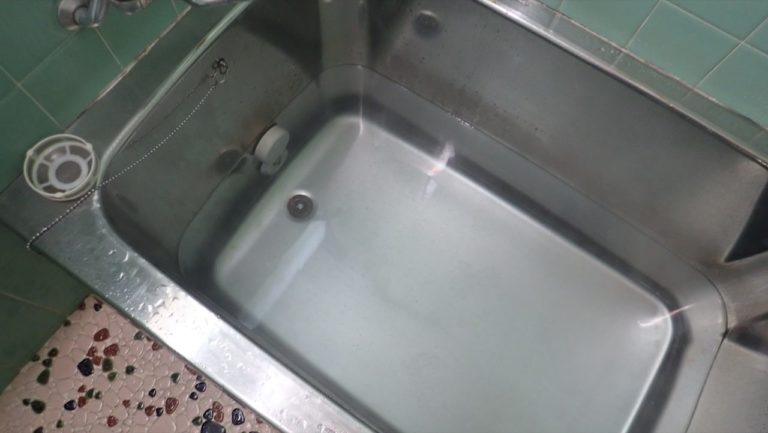 風呂掃除は過炭酸ナトリウムを使うと風呂釜が除菌出来るし綺麗