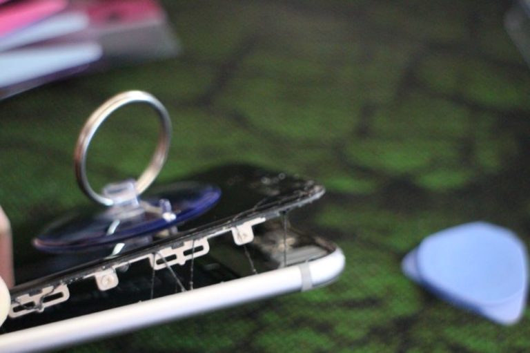 iPhoneの画面割れ修理を自分で行う手順-09
