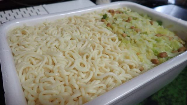 ペヤング-ギガマックス-04