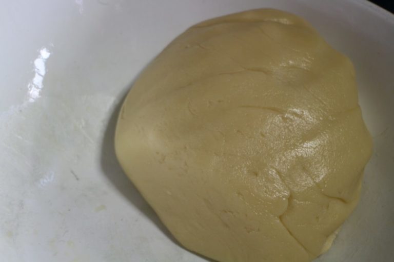 月餅_まずい_カロリー_レシピ_手でこね終えた