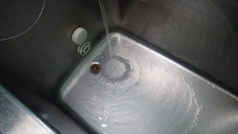 風呂掃除は過炭酸ナトリウムを使うと風呂釜が除菌出来るし綺麗 風呂掃除は過炭酸ナトリウムを使うと風呂釜が除菌出来るし綺麗