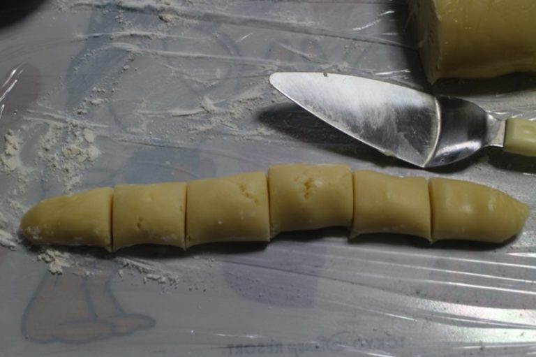 月餅_まずい_カロリー_レシピ_皮カット