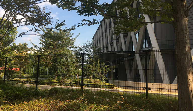 工場見学_仙川駅_マヨテラス外壁