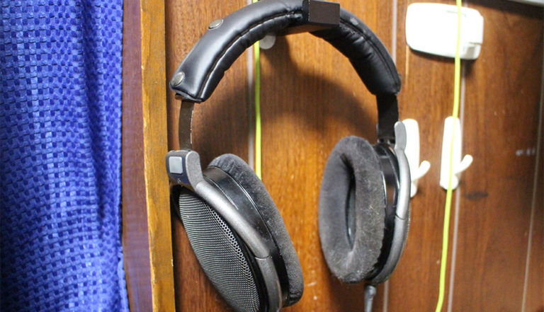 ヘッドホン_スタンド_壁掛け-HD650